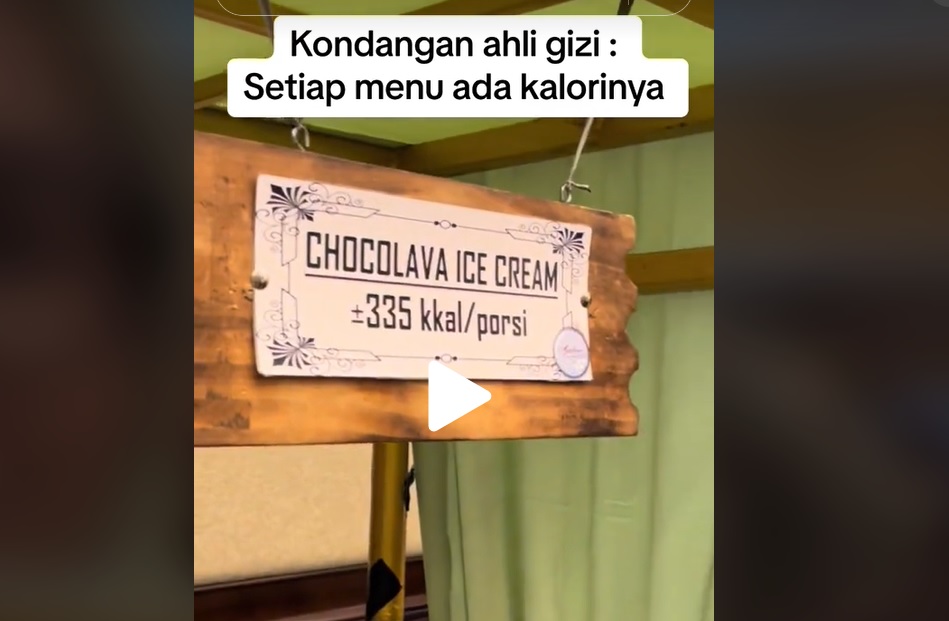 Viral Pernikahan Unik Ala Ahli Gizi Kalori Tertulis di Menu Prasmanan/ TikTok @farchuuu