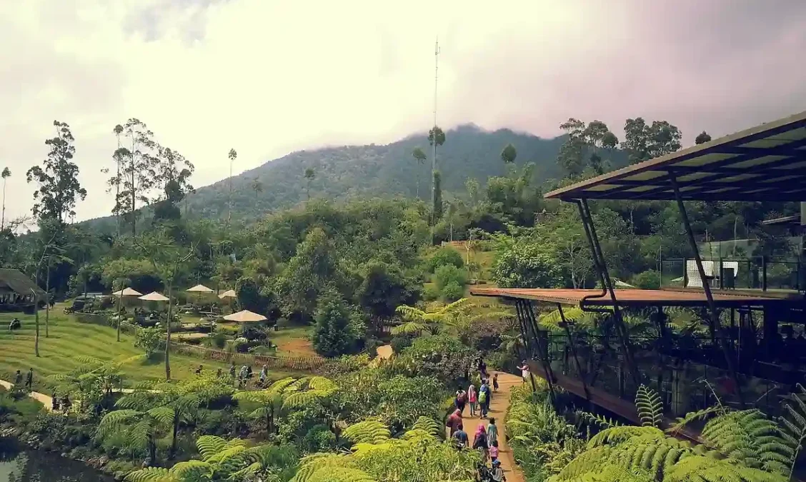 10 Destinasi Wisata Paling Estetik di Bandung, Panorama Alam Hingga Wahana Seru!