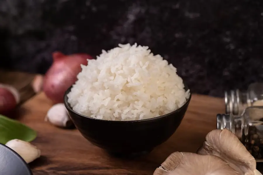 Apakah Makan Nasi Bisa Membuat Berat Badan Terus Naik?