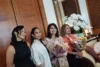 Rahasia Fashion Happy Salma Selalu Tampil Modis Tak Ketinggalan Zaman 