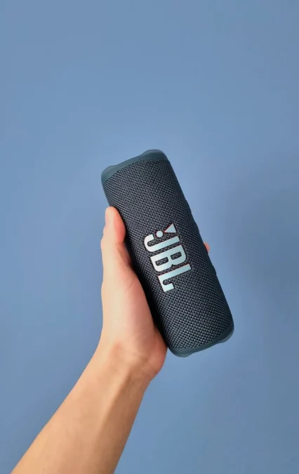 2 Perbandingan JBL dan Baseus, Pilih yang Mana?