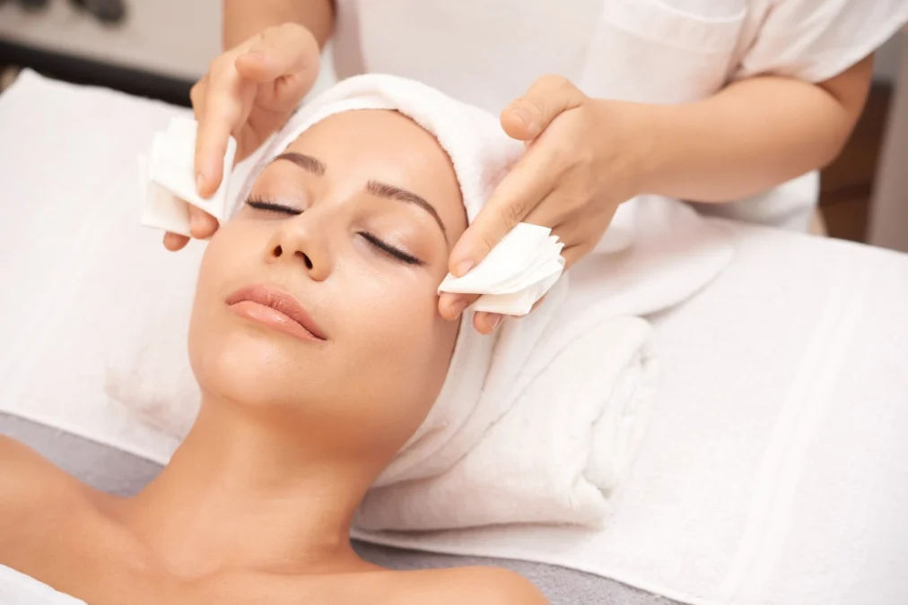 Miliki Manfaat Kecantikan, Ketahui Apa Itu Facial Treatment