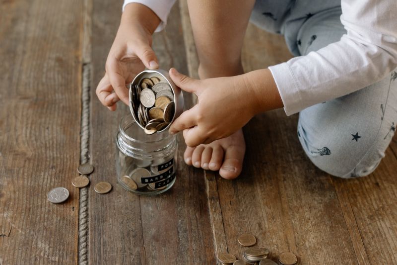 Kenalkan Konsep Menabung Pada Anak Sejak Dini, Orang Tua Bisa Lakukan Cara Ini!