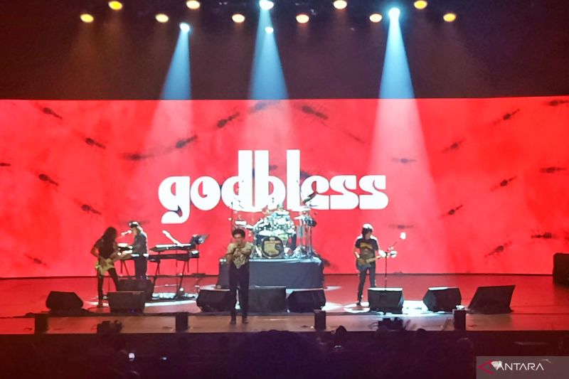 God Bless Sukses Bernostalgia Gebrakan Panggung Everyday Festival di aman Ismail Marzuki 