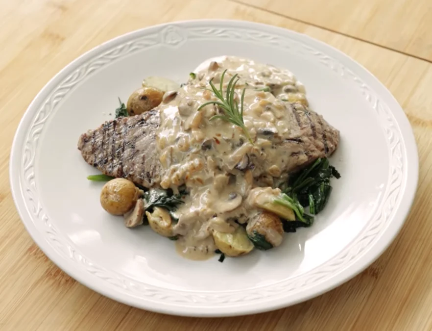 Ekonomis Rasa Bintang Lima! Resep Steak Daging Lokal with Mushroom Sauce