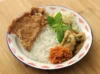 Cocok untuk Anak Kost! Bikin Resep Nasi Kulit Ayam Krispi Sambal Gledek