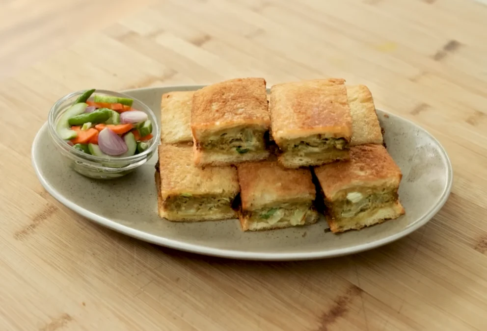 Bikin Cemilan Musim Dingin! Resep Martabak Telur Roti Tawar