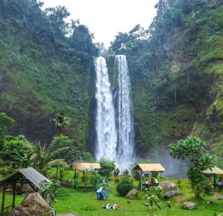 Tempat Wisata Curug Sanghyang Taraje