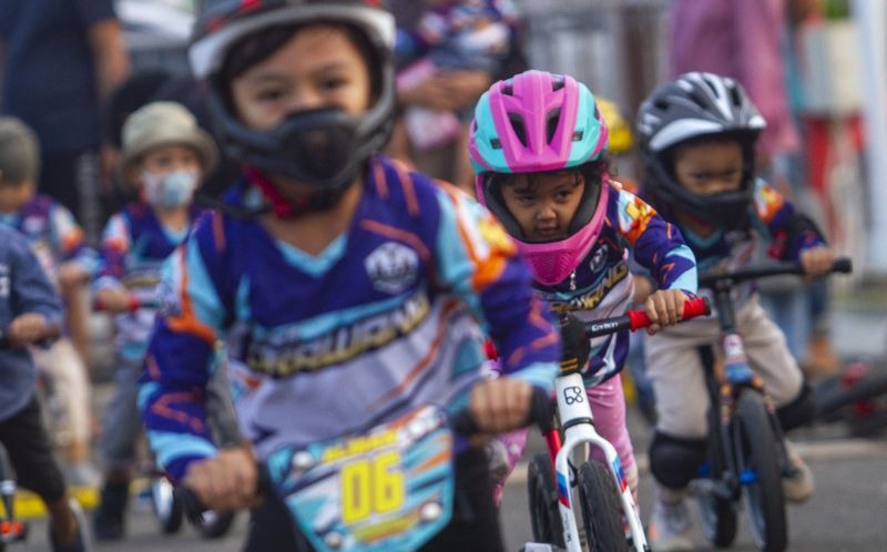 Orang Tua Penting Beri Anak Waktu 60 Menit Lakukan Olahraga Fisik Setiap Harinya 