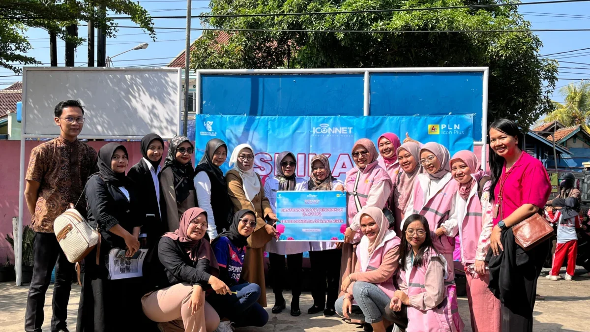 Peringati Hari Anak Nasional, Srikandi PLN Icon Plus berbagi keceriaan di SDN Bojongloa 2 Rancaekek Kabupaten