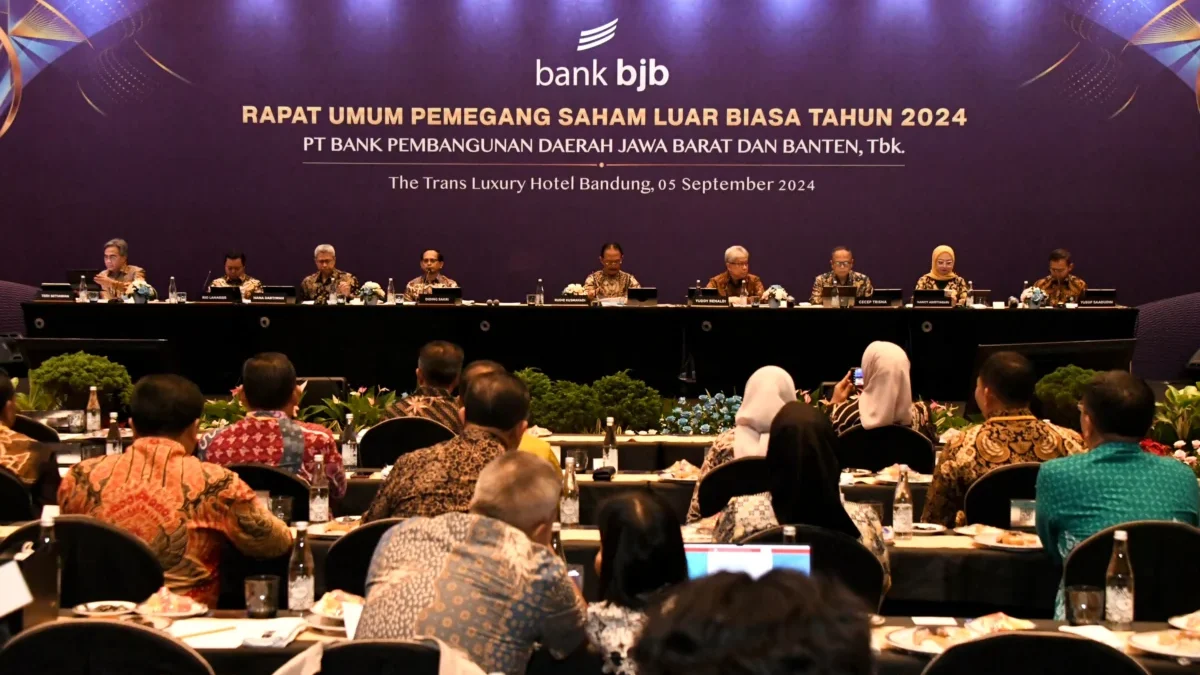 Pj Gubernur Jawa Barat Bey Machmudin Menghadiri Rapat Umum Pemegang Saham Luar Bisa (RUPSLB) Tahun 2024 PT. BJ