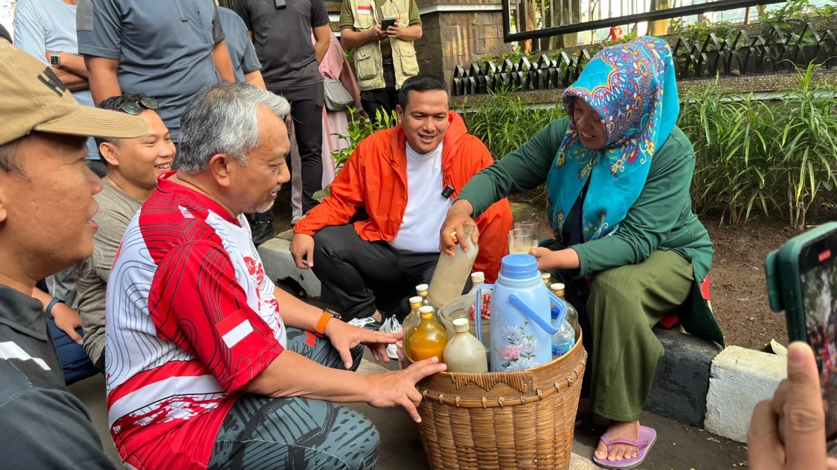 Kisah Harmini, Pedagang Jamu di Purwakarta Ketiban Rezeki saat Dikunjungi Ahmad Syaikhu