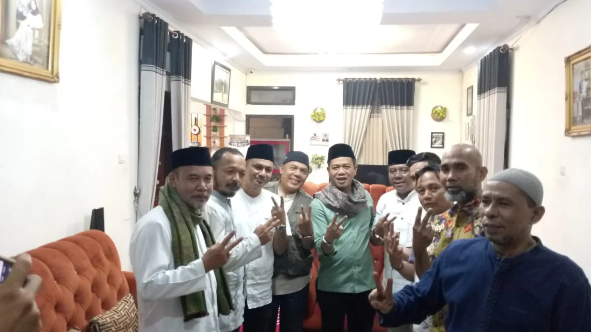 Ajak Keluarga dan Karyawan, Ribuan Warga Minang Deklarasi Dukung Pasangan Dadang Supriatna-Ali Syakieb