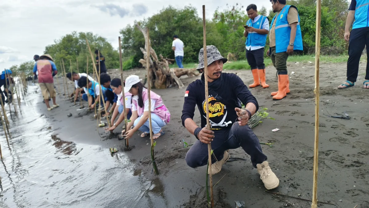 Rayakan Hari Menanam Pohon Indonesia, PLN Icon Plus Gelar Penanaman Pohon Serentak di Seluruh Penjuru Negeri