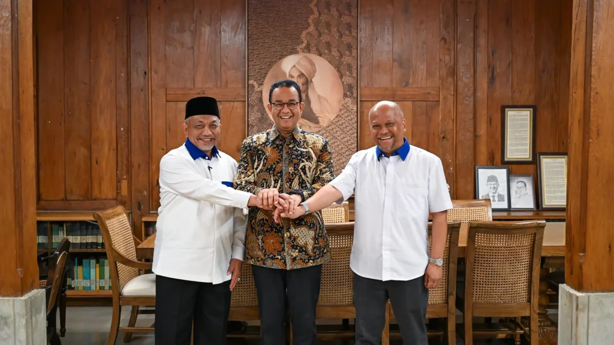 Pasangan Calon Gubernur dan Wakil Gubernur Jawa Barat nomor urut 3, Ahmad Syaikhu-Ilham Habibie (ASIH) bersila