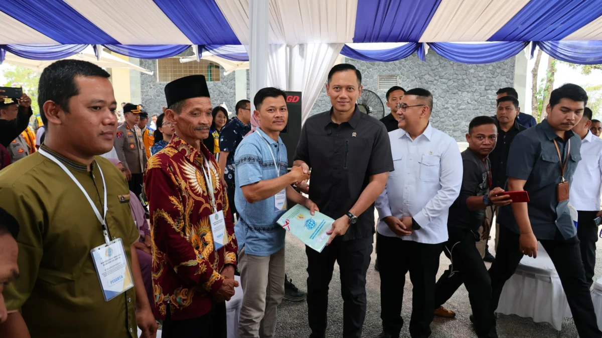 Menteri Koordinator Bidang Infrastruktur dan Pembangunan Kewilayahan, Agus Harimurti Yudhoyono (AHY) saat meny