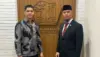 Potret Al Ghazali bersama Ahmad Dhani di kantor Gerindra