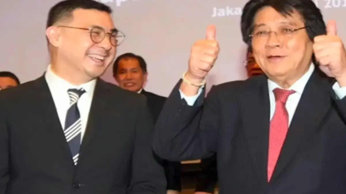 4 Fakta Anthoni Salim, Bos Indofood yang Suntik Dana Rp 40 Miliar ke KFC Potret Anthoni Salim bersama putranya