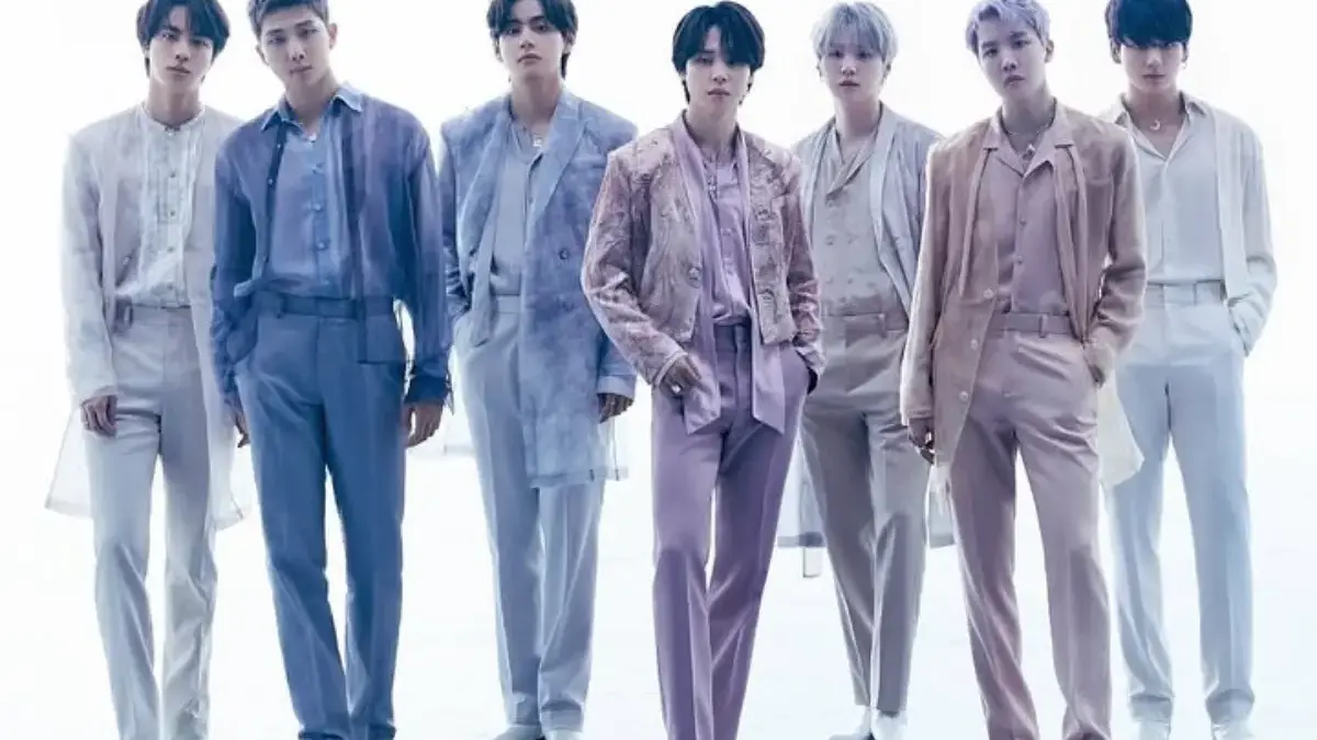 BTS sedang menjalani sesi pemotretan