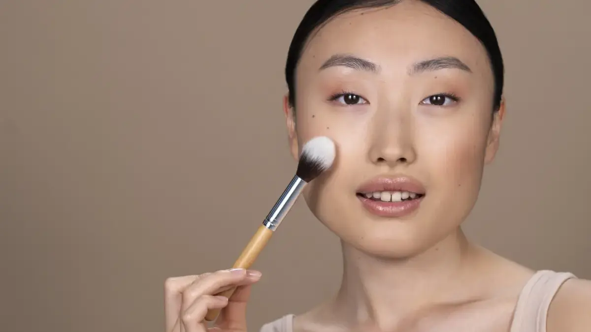 5 Rekomendasi Blush On untuk Warm Undertone agar Makeup Terlihat Natural dan Segar (freepik)