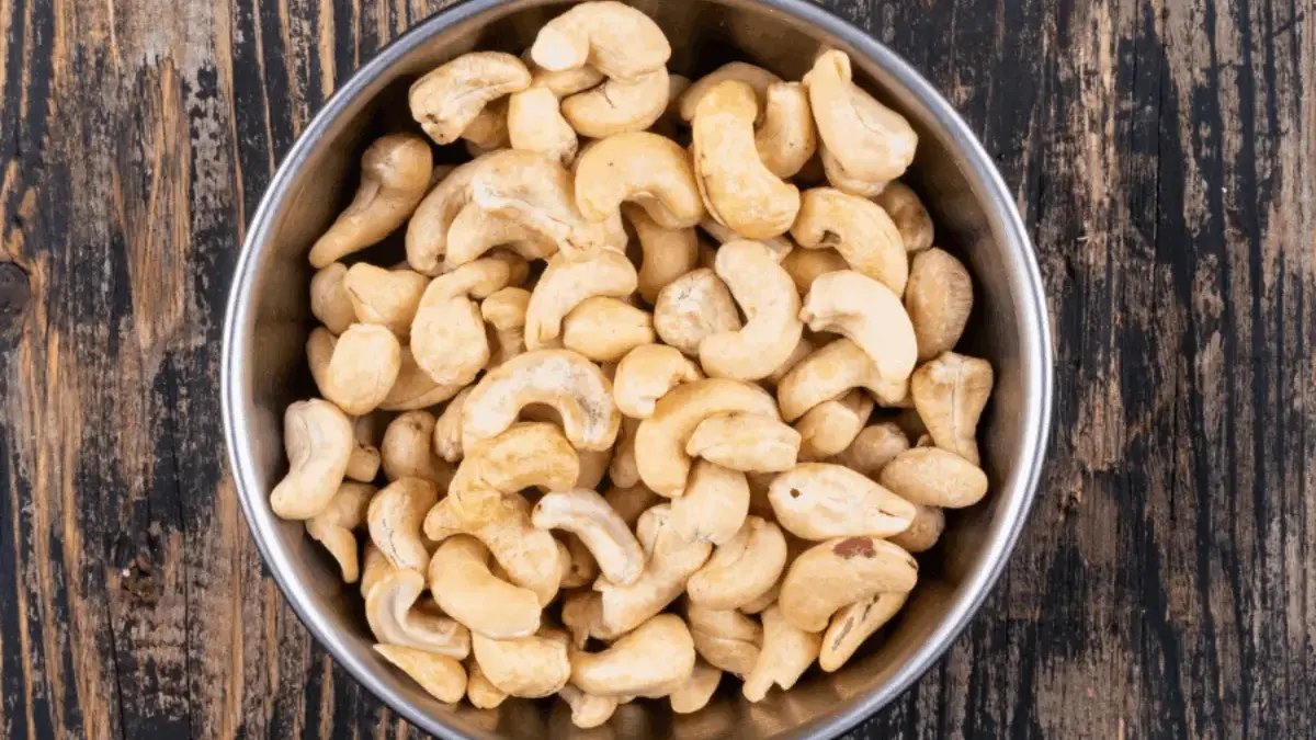 Kacang Mete, Camilan Enak yang Diam-diam Bisa Turunkan Kolesterol!