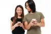 Ilustrasi orang membalas chat