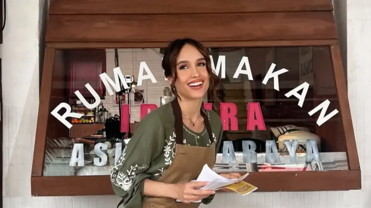 Potret Cinta Laura saat promosi film
