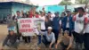 Puluhan warga Desa Cipeujeuh, Kecamatan Pacet, Kabupaten Bandung, Jawa Barat, melakukan aksi penolakan galian