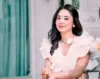 Dewi Perssik tengah sesi pemotretan