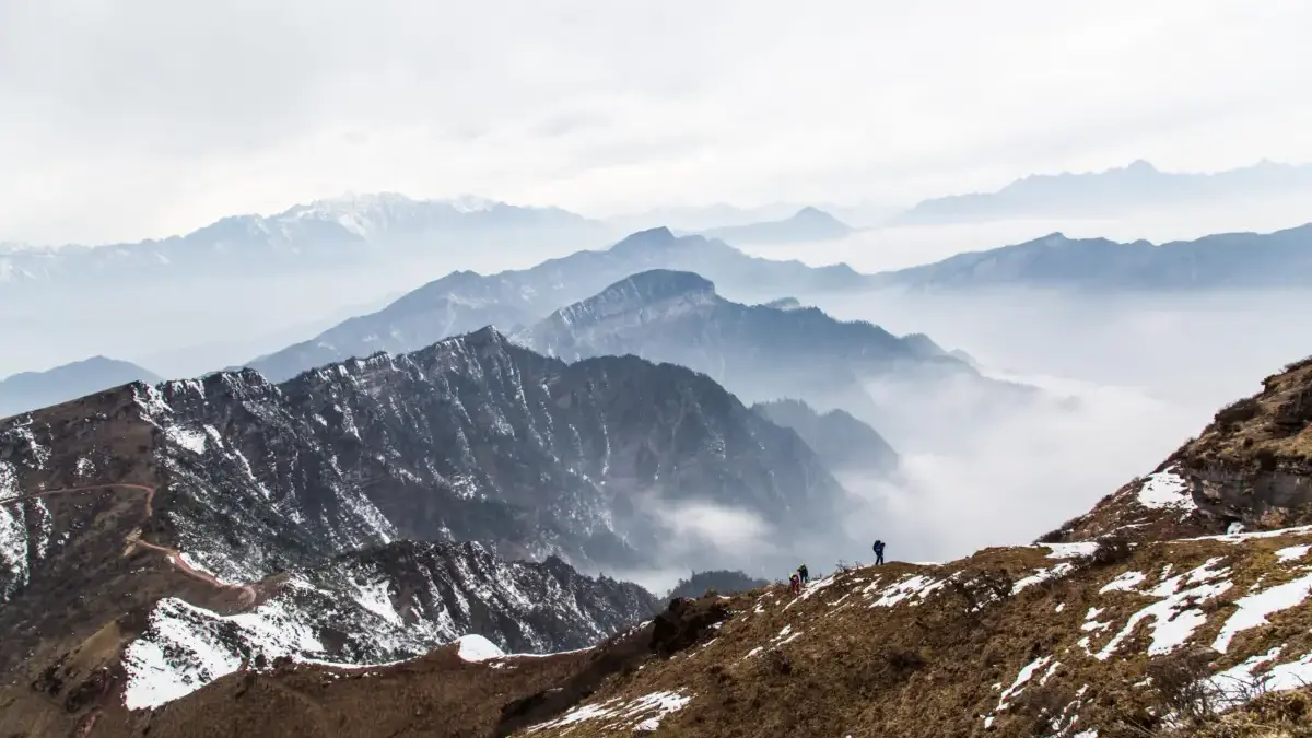 Benarkah Termasuk Rinjani? Ini 5 Gunung Paling Berbahaya di Dunia untuk Pendaki Ilustrasi gunung