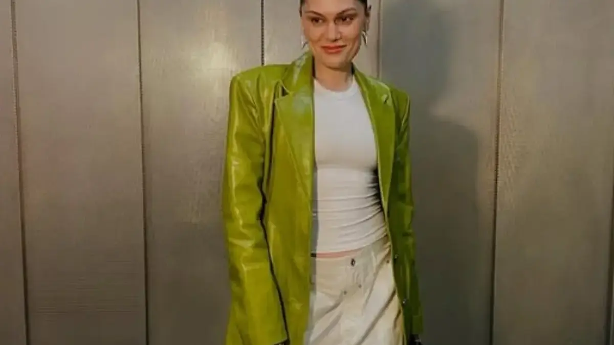 Jessie J tengah berada dalam sesi pemotretan