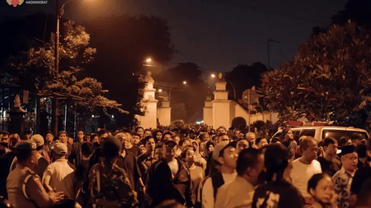 Mubeng Beteng Tradisi Hening yang Sarat Makna di Malam 1 Suro