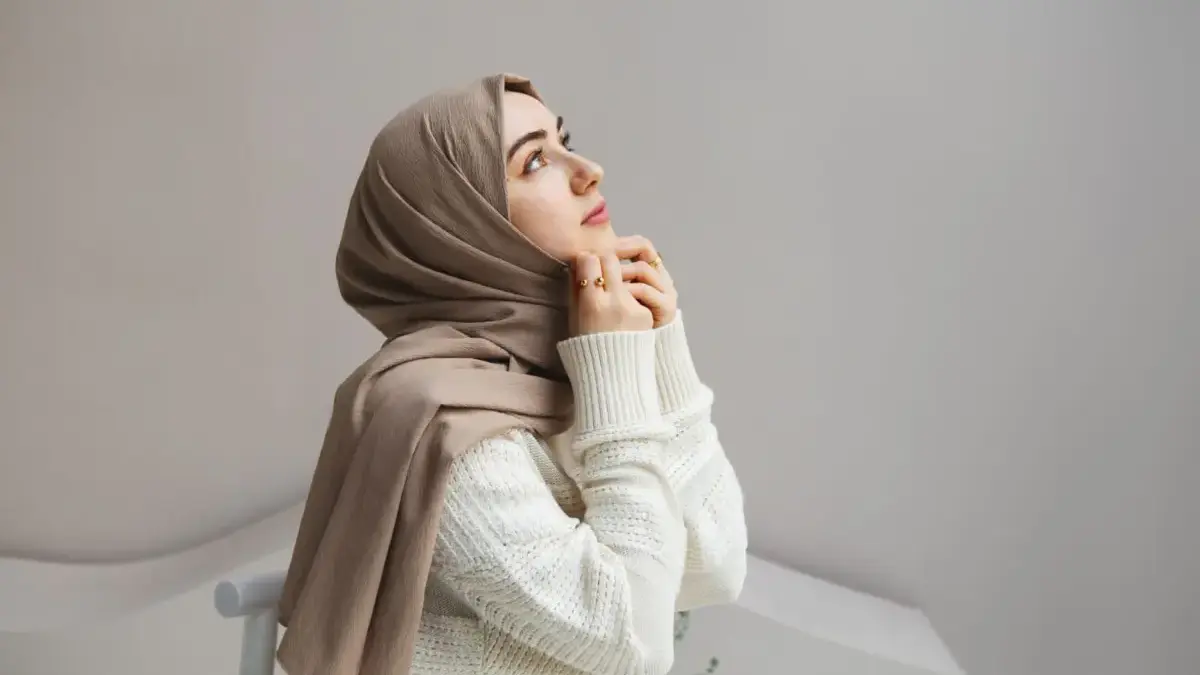 Ilustrasi wanita memakai hijab