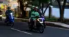 Foto ojol mengantar penumpang