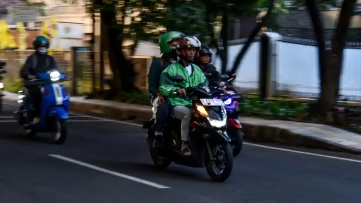 Lagi, Pengemudi Ojek Online di Cipadung Diduga Alami Intimidasi oleh Opang Foto ojol mengantar penumpang