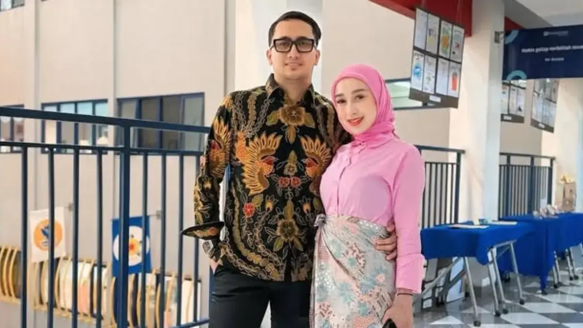 Reza Gladys bersama sang suami