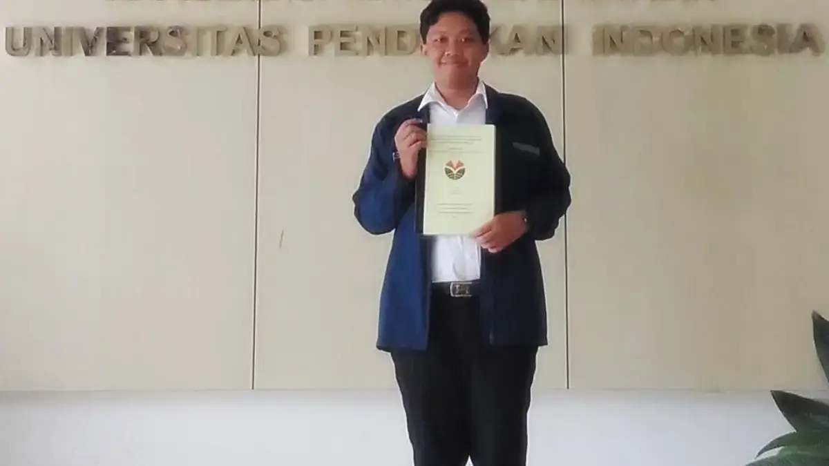 Kisah Rahadian, Mahasiswa Autis UPI yang Meraih Gelar S2