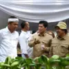 Kang Dedi Mulyadi (kiri)