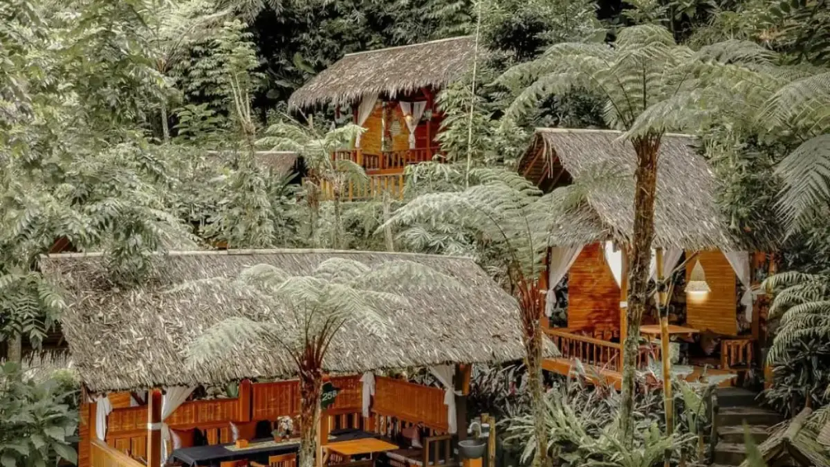 Kampung Daun Resto