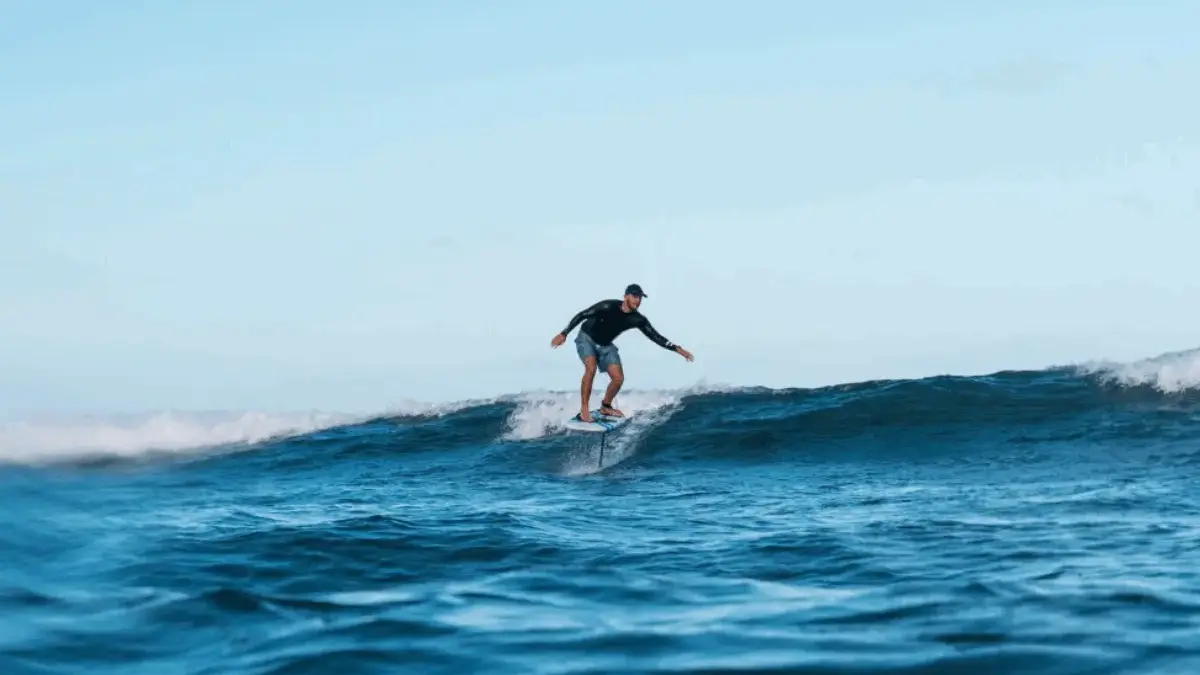 Tempat-Tempat Surfing Terbaik di Indonesia Selain Bali!
