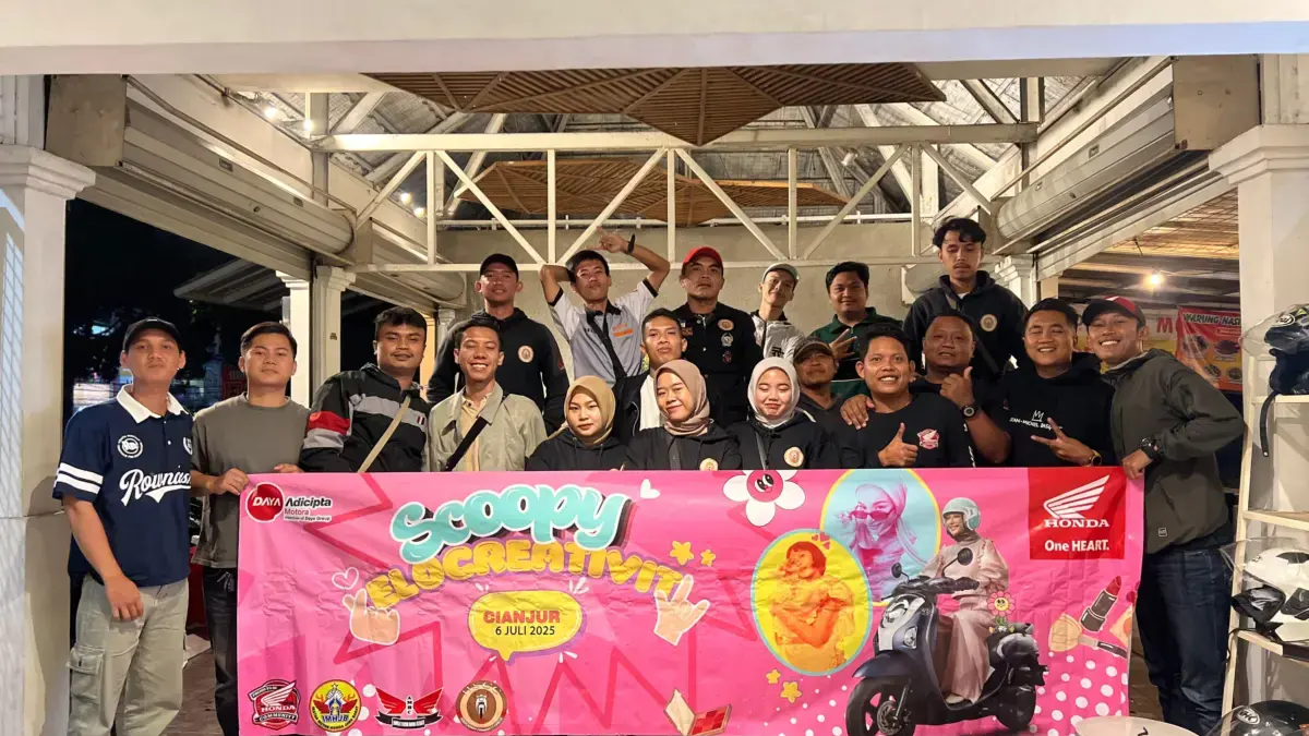 Hangatnya Kebersamaan Komunitas Scoopy di Scoopy Velocreativity Cianjur Suasana akrab dan penuh semangat kebersamaan terasa dalam gelaran Scoopy Velocreativity yang berlangsung di Ne