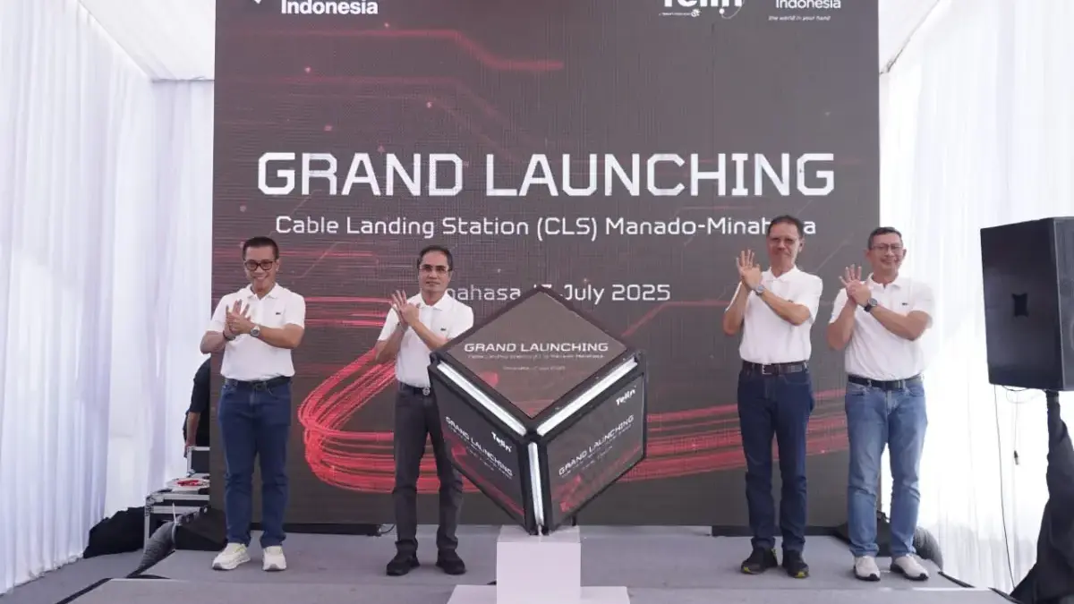 (kiri ke kanan) CEO Telin Budi Satria Dharma Purba, Direktur Wholesale & International Service Telkom Honesti