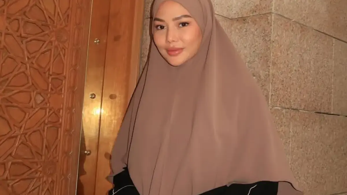 potret Dara Arafah saat promosikan brand