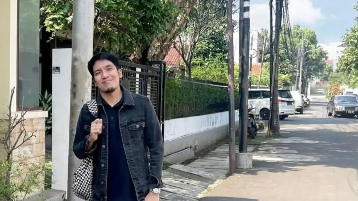 Potret Desta sedang liburan