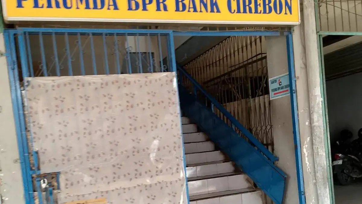 Kejari Kota Cirebon Geledah Kantor BPR Bank Cirebon, Diduga Terkait Kredit Bermasalah Puluhan Miliar