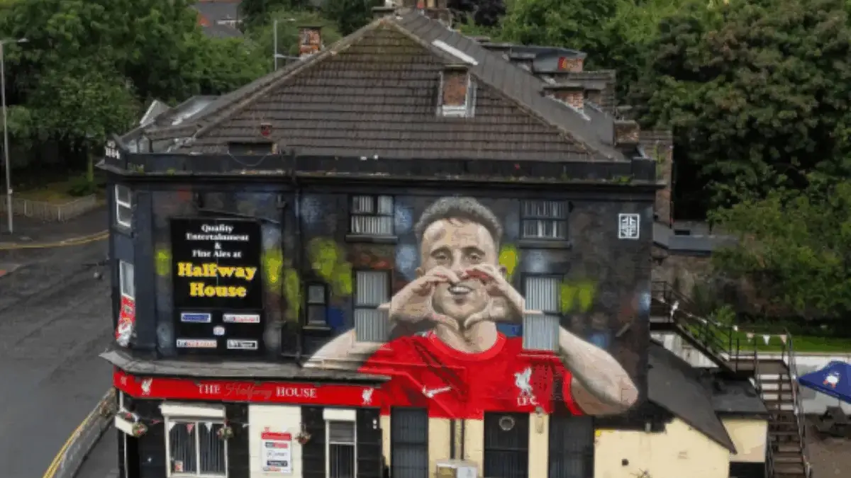 Mural Spesial Diogo Jota Diresmikan di Dekat Anfield!