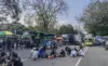 Ribuan Pekerja Pariwisata Demo di Gedung Sate, Tuntut Pencabutan Larangan Study Tour