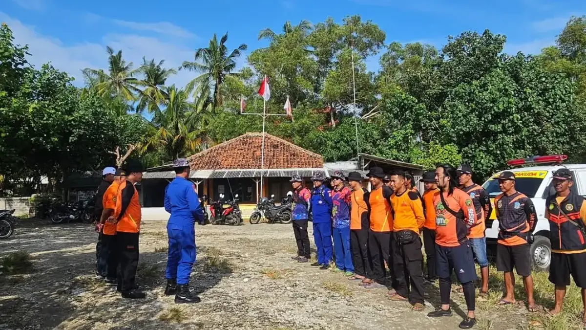 Sigab Persis Pangandaran beserta tim SAR Gabungan melakukan proses pencarian korban laka laut