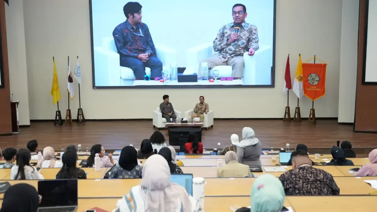 Wakil Direktur Utama Telkom Muhammad Awaluddin saat menjadi narasumber pada acara MBA Catalyst Summit 2025