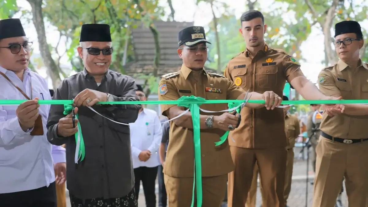 Bupati Bandung Dadang Supriatna secara resmi meresmikan Z-Corner